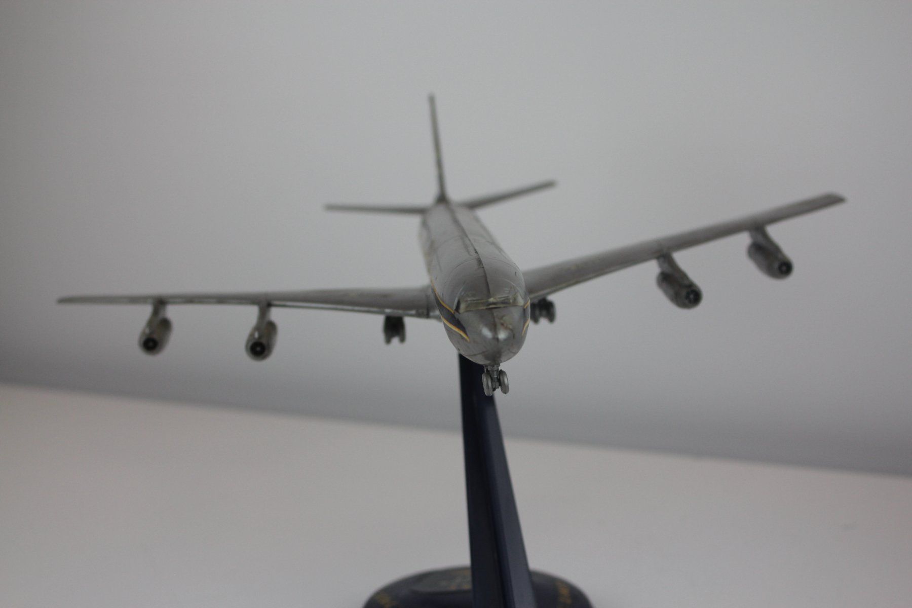Boeing Modellbausätze & Standmodelle: BOAC Boeing 707 Modellflugzeug – Gebraucht aus Basel von IRMAundFRED 2