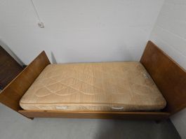 Einzelbett Holzrahmen mit Bico-Flex Rost guter Zustand