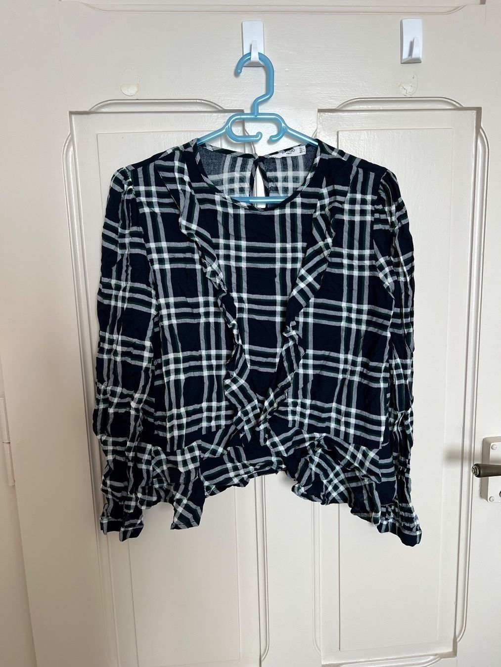 Mango Chemisiers: Blouse carreaux Mango L – D'occasion à Neuchâtel par Thesebootsaremadeforwalking