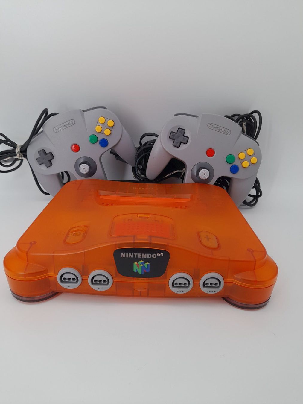 Nintendo Console: Console Nintendo 64 Orange avec 2 manettes – Usato da Delémont venduto da Loccaze2015 1