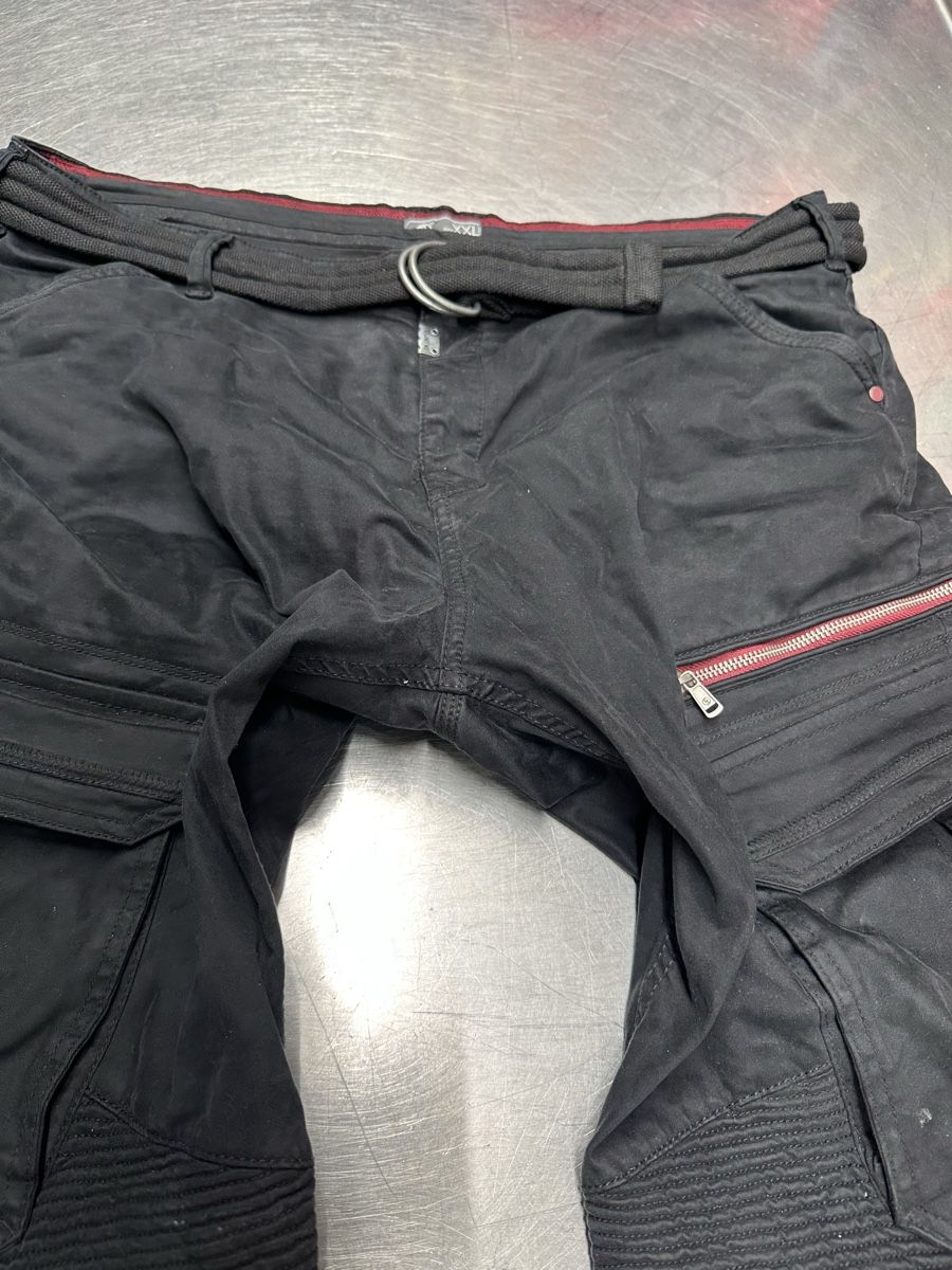 Pantaloni: Herren Cargo Hose schwarz – Usato da Schwende venduto da weesli 1
