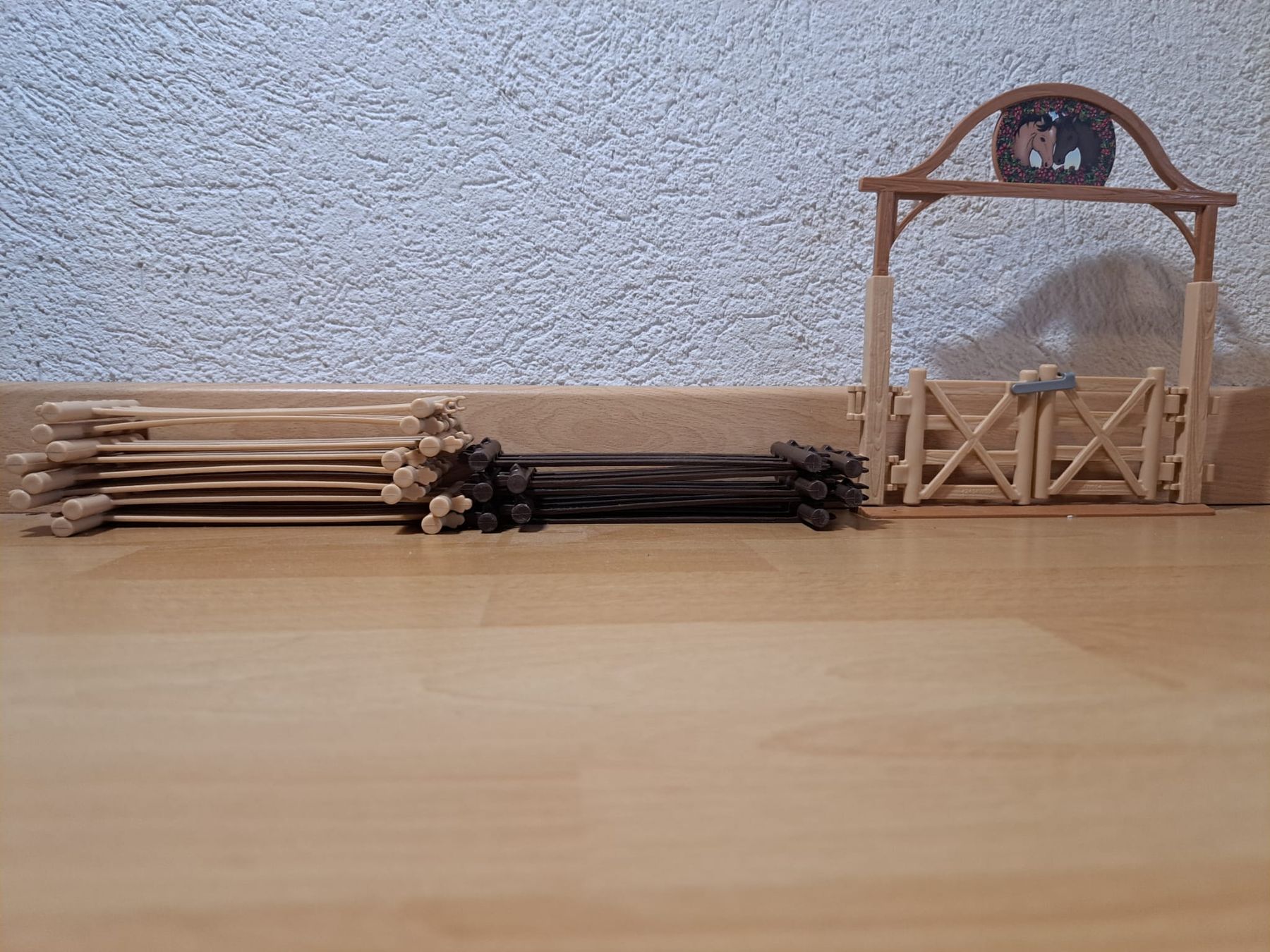 Schleich Spielzeuge: Schleich Zaun mit Tor – Gebraucht aus Frutigen von mai78