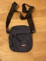 Eastpak Sac bandoulière marine, compact et pratique! (53)