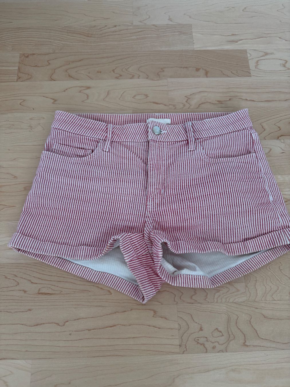 Jeans: H&M Shorts 36 Jeans – Usato da Zug venduto da mel_kyra
