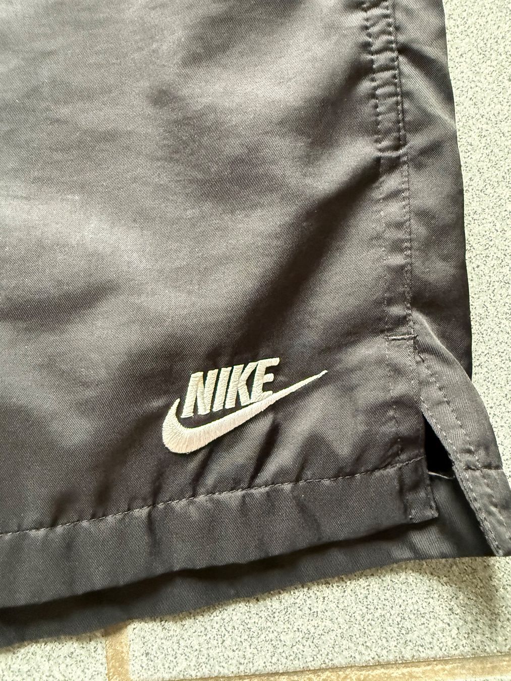 Nike Pantaloni: 3x Nike Flow Shorts (L) – Usato da Worb venduto da le_castor 2