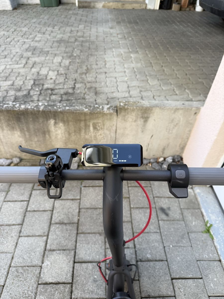 Kickboard: Navee V40i E-Scooter (E-Trottinet) mit Garantie – Nuovo (secondo la descrizione) da Niederglatt ZH venduto da ele_x8z5 4