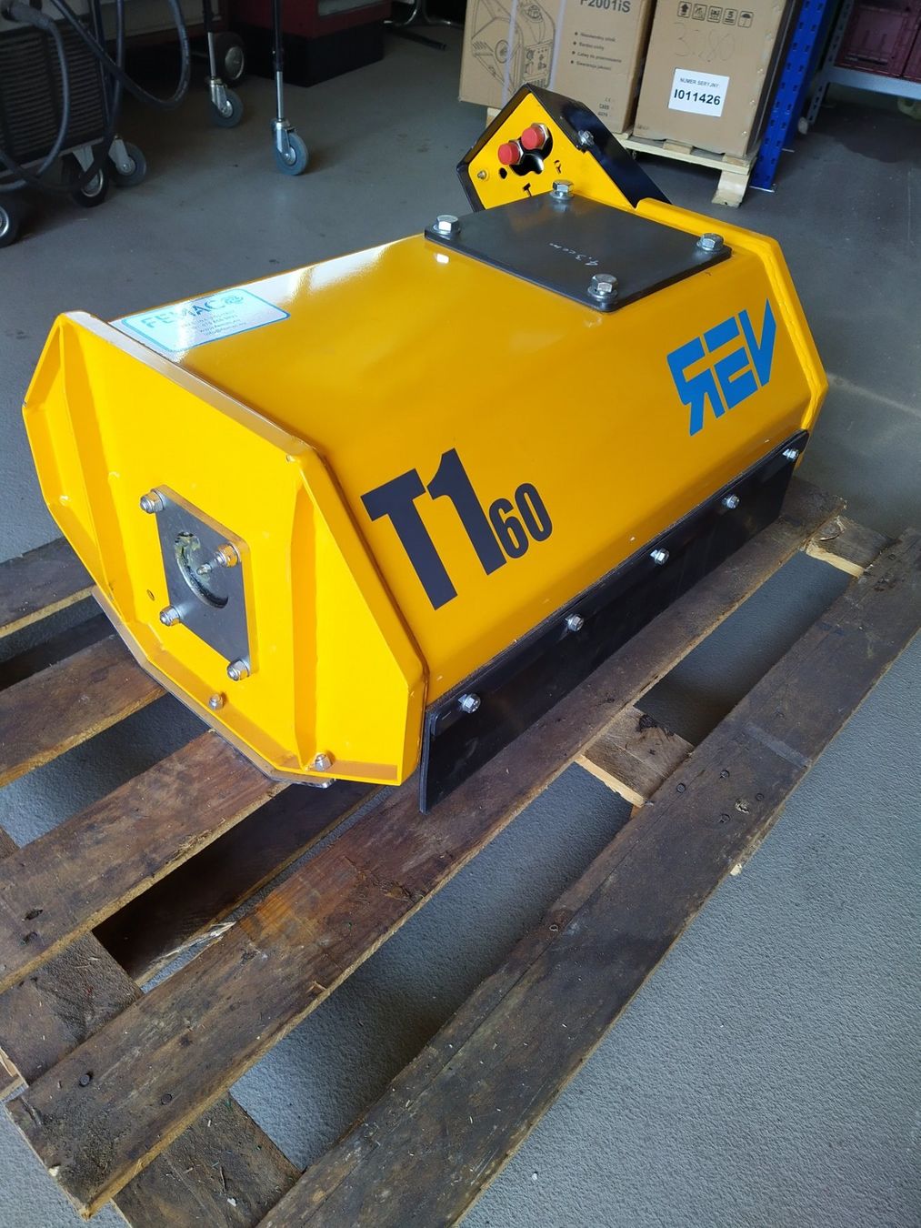 Bagger: Mulcher zu Bagger 0.8 - 1.5 T – Neu (gemäss Beschreibung) aus Kastanienbaum von acapulco