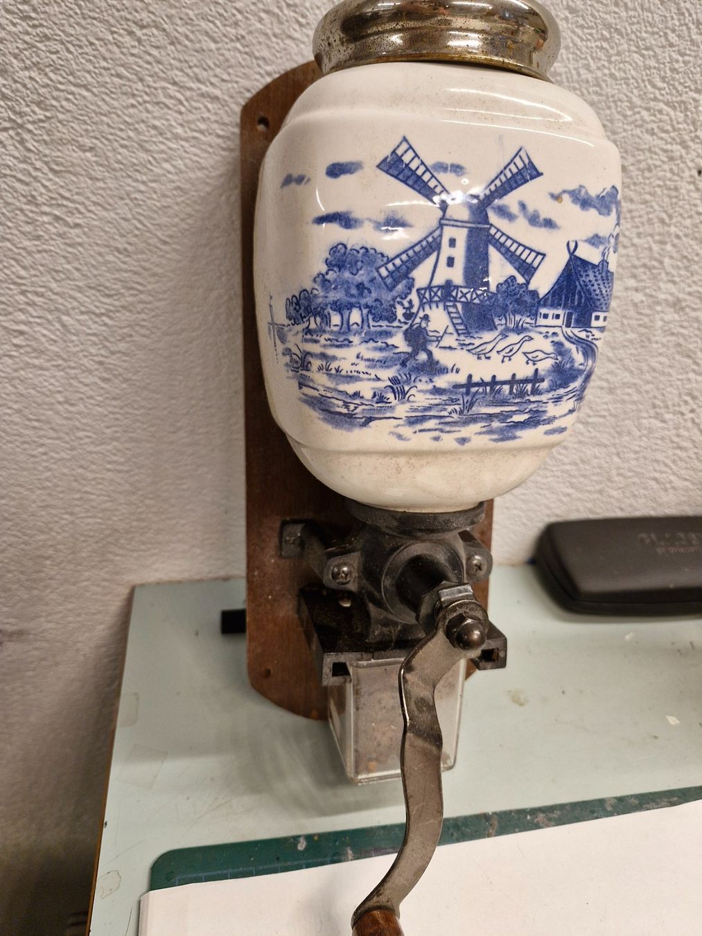 Tutte le decorazioni: antike Wandkaffeemühle – Usato da Guarda venduto da rue_bpd7
