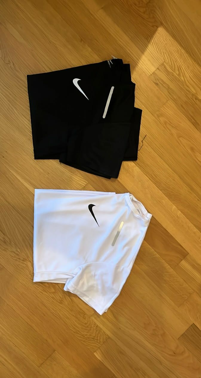 Nike Camicie, T-shirt & Polo: Deux t-shirts Nike  – Usato da Fribourg venduto da mal_8zjh 1