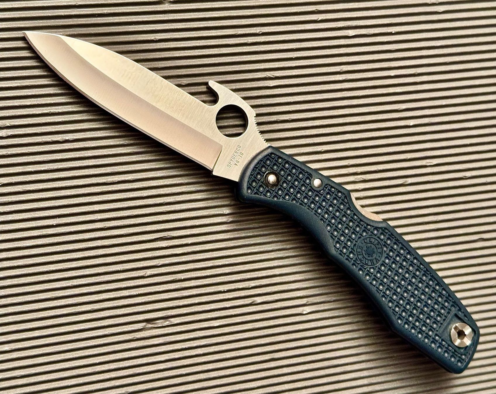 Spyderco Taschenmesser: Spyderco ENDURA mit WAVE-Funktion – Neu (gemäss Beschreibung) aus Grenchen von