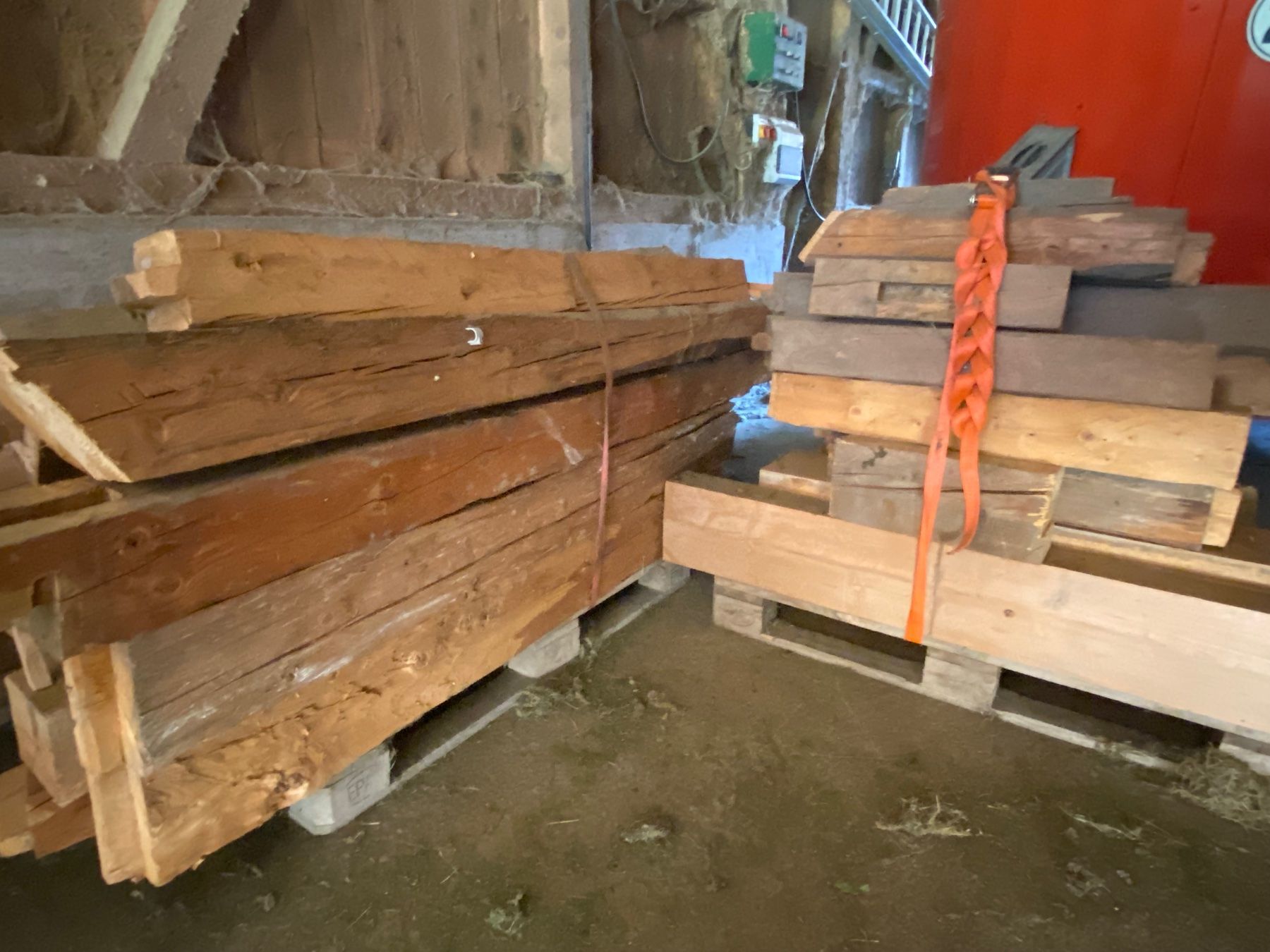 Articoli in legno: Altholzbalken – Usato da Nesslau venduto da sve_9c75 1