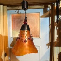 jolie lampe à suspention en fibre de verre lègère
