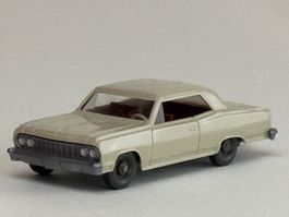 SG- Wiking Chevrolet Malibu hellelfenbein mit Zughaken