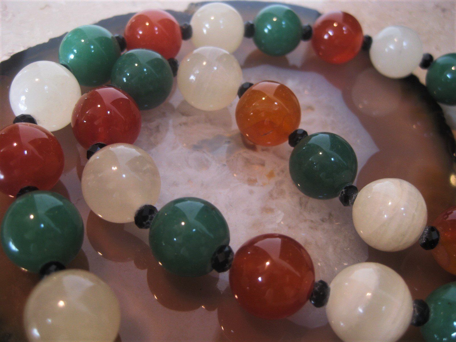 Catenine: ECHTE KARNEOL/JADE/CHALCEDONST. KETTE ca. 51 cm.L.109 g. – Nuovo (secondo la descrizione) da Weiningen ZH venduto da actera 6