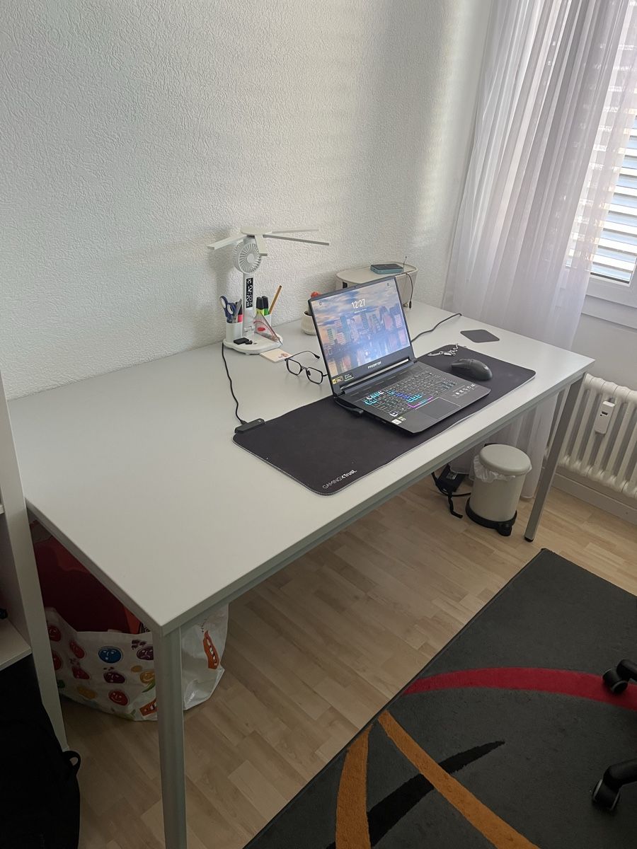 Scrivanie: Schreibtisch Neuwertig! – Nuovo (secondo la descrizione) da Bern venduto da Erjon