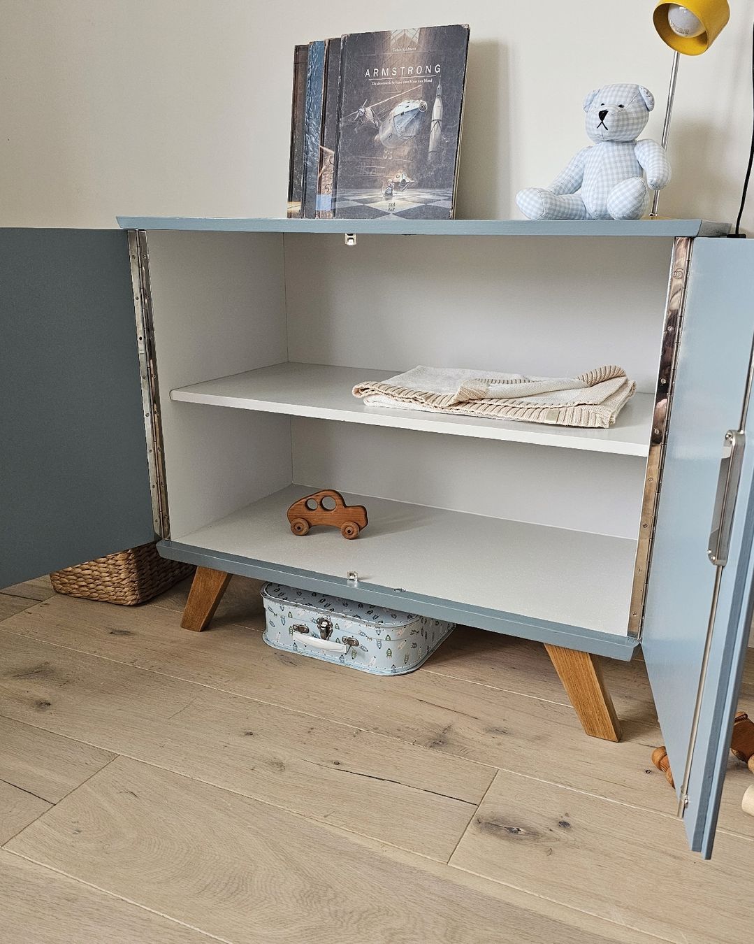 Cassettiere: mid-century/ vintage Kommode/ Sideboard – Nuovo (secondo la descrizione) da Genolier venduto da kids_love_vintage 7