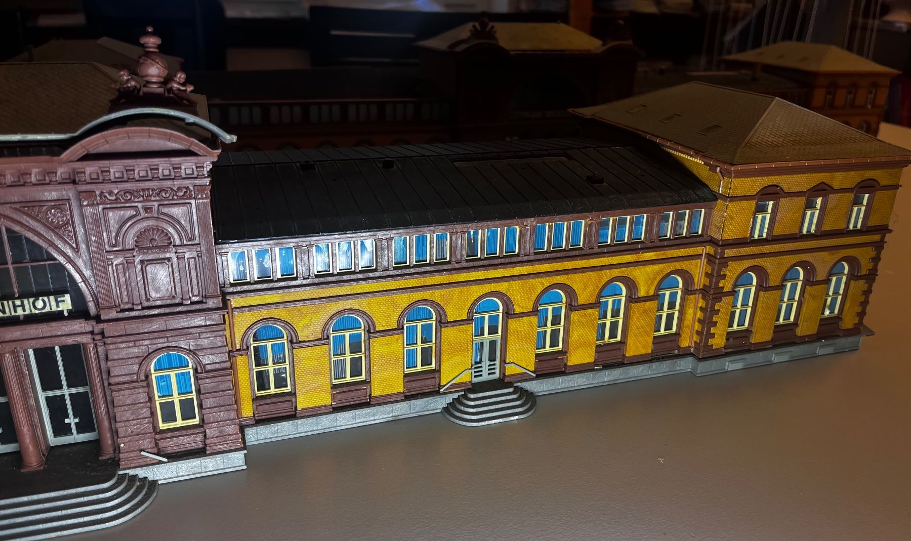 Modellini di ferrovie: 2 x Hauptbahnhof – Usato da Pfeffingen venduto da EdwinD01 4