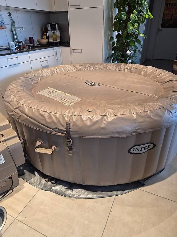 Whirlpool: Intex PureSpa Bubble Massage Set – Gebraucht aus Felben-Wellhausen von mar_f6cx 1
