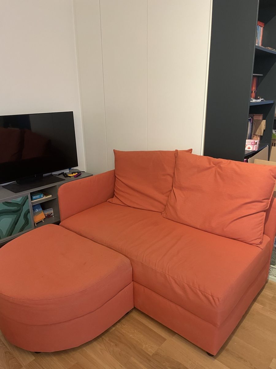 Sofas: Oranges 2er-Bettsofa mit Stauraum – Gebraucht aus Kriens von anj_d6rj
