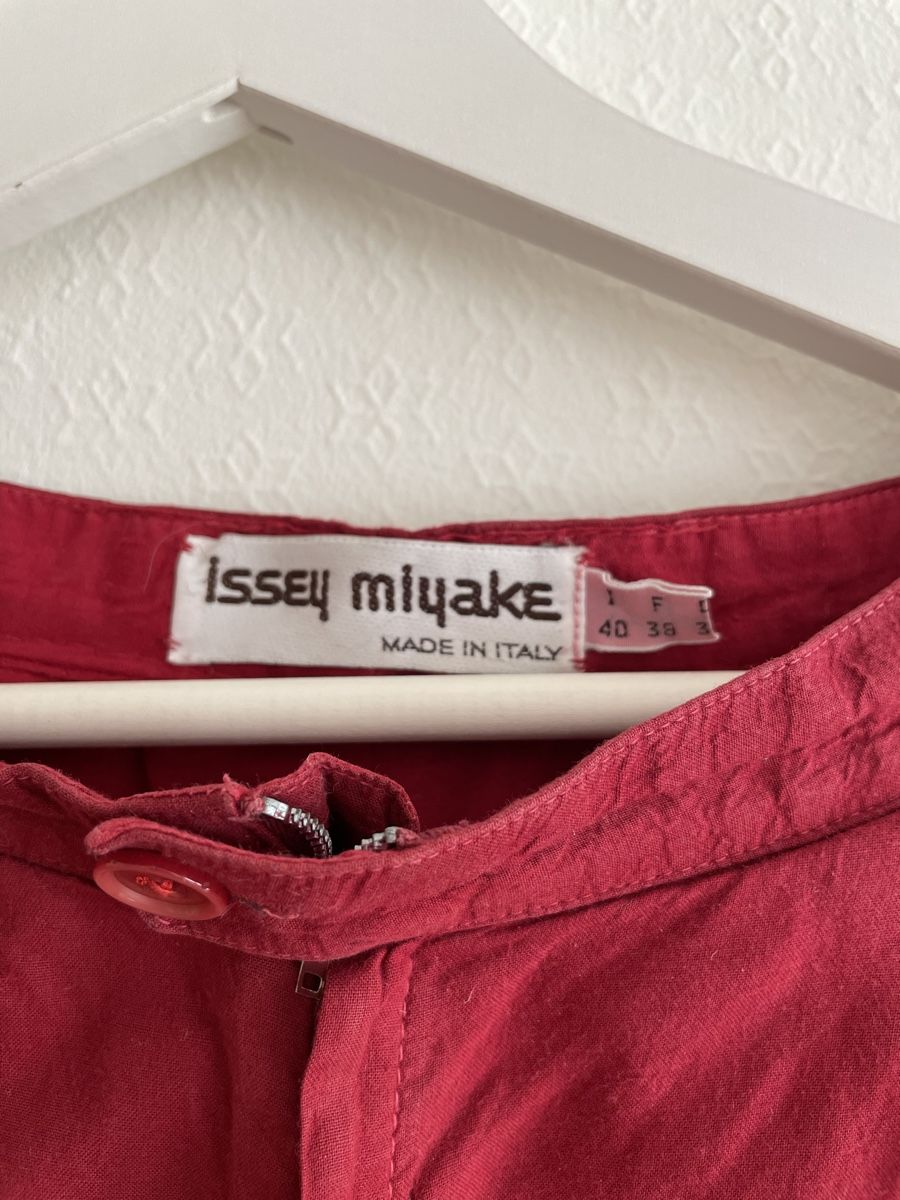 Issey Miyake Pantaloni: ISSEY MIYAKE trousers – Usato da Zürich venduto da aidapo 1