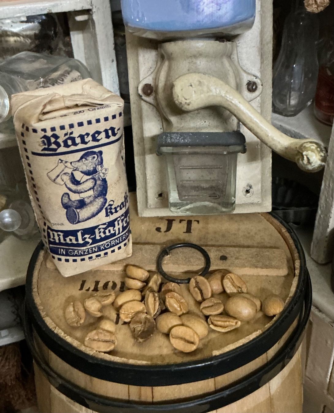 Giocattoli: URALTE PUPPENKÜCHEN KAFFEEMÜHLE – Usato da Zell LU venduto da Silvermemory 2