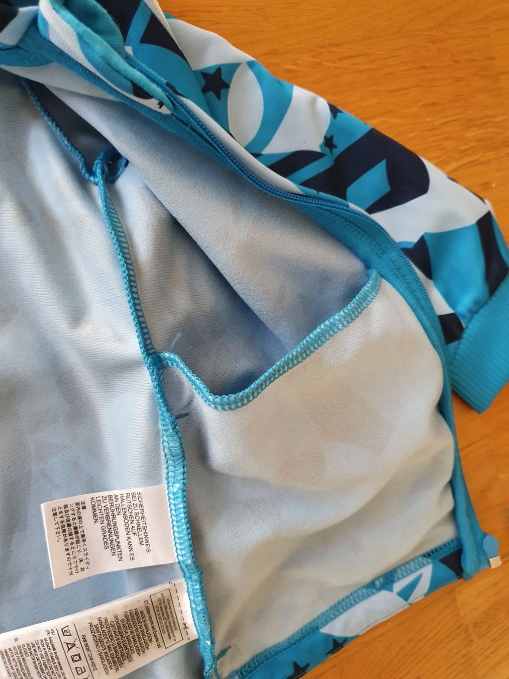 Adidas Giacche & Cappotti: Trainerjacke Adidas Grösse 98 – Nuovo (secondo la descrizione) da Rickenbach SO venduto da S.u.n.s.h.i.n.e.83 6