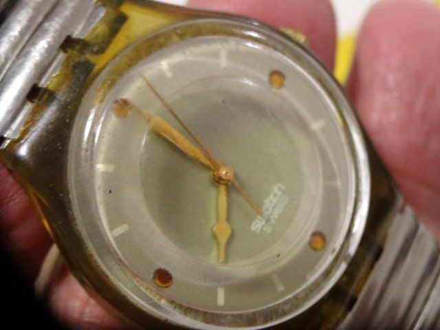 Swatch Montres: S-WATCH HERREN  UHR,QUARTZ.LÄÜFT – D'occasion à zürich par ahmad01 9
