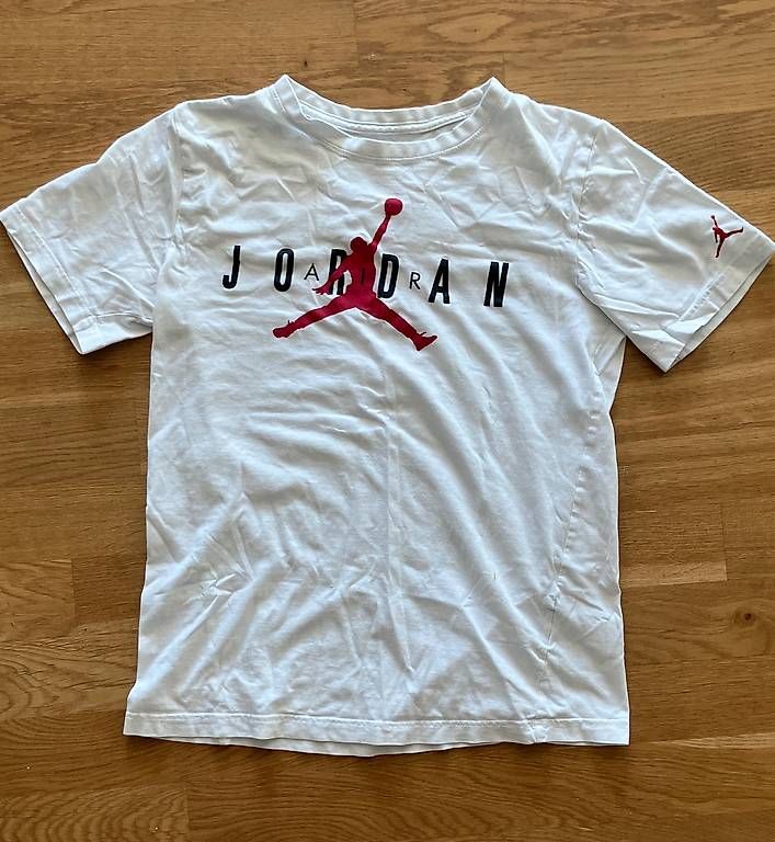 Hemden, T-Shirts & Polos: Jordan T-shirt 13+ Jahre – Gebraucht aus Allschwil von ait_n87b