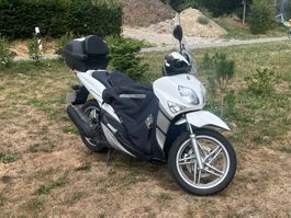 Roller Yamaha Xenter 125 Weiss mit Topcase guter Zustand