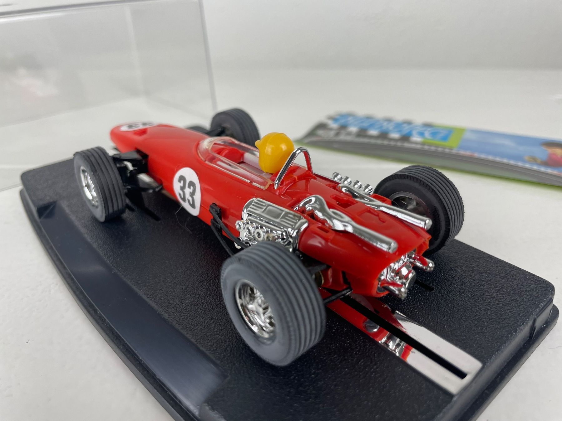 Carrera Piste: Reprotec 5037 BRM F1 Red #33 – Nuovo (secondo la descrizione) da Genthod venduto da lightyear63 2