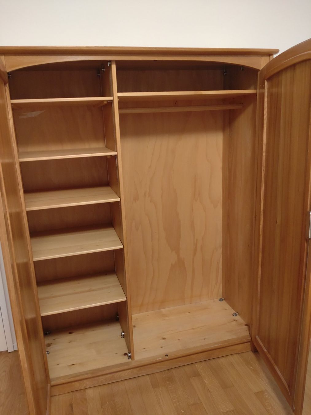 Armadi: Kleiderschrank – Usato da Lenzburg venduto da cloud04 3