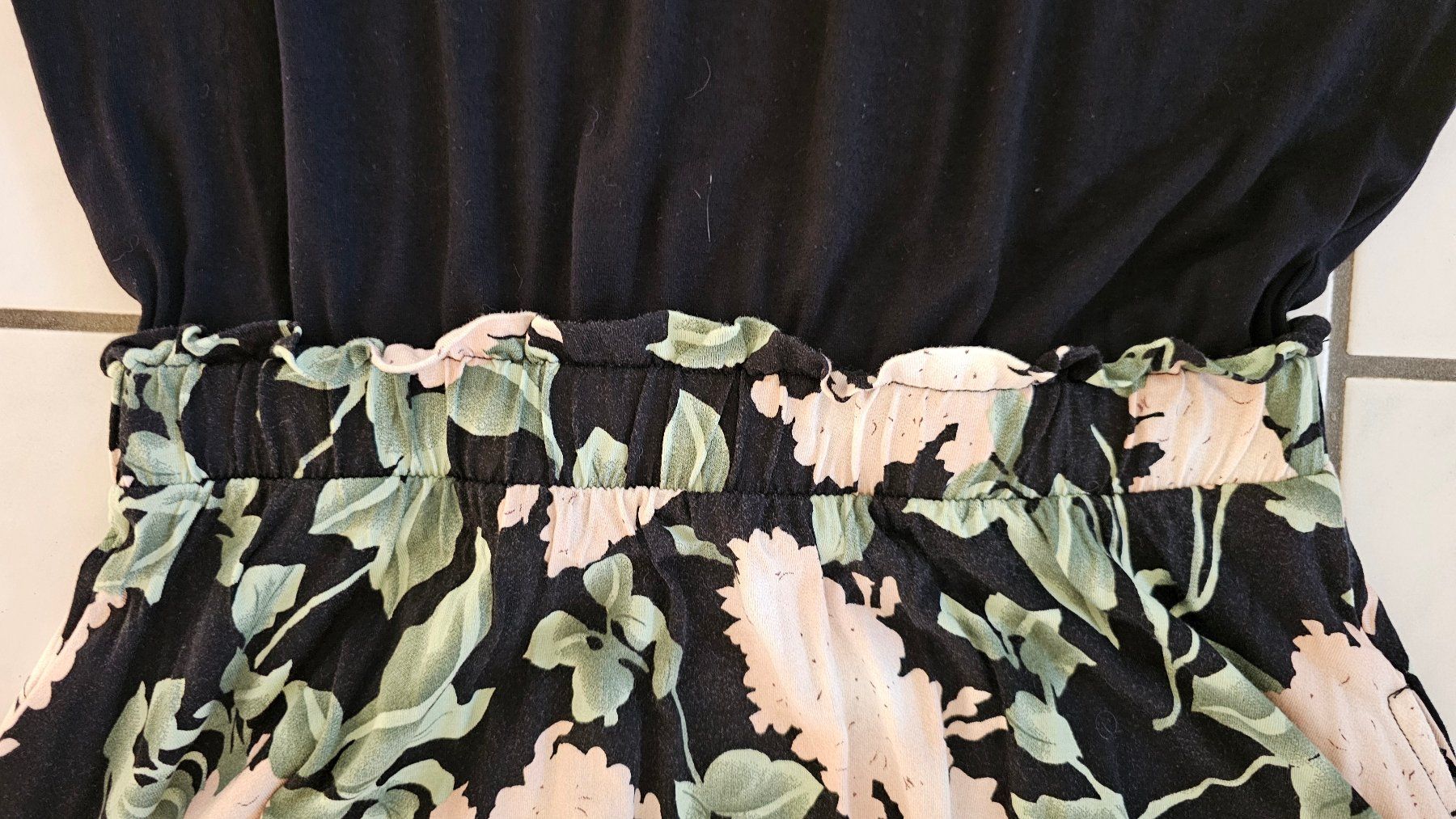 Vestiti: tolles Frühlings-Kleid elastisch / beques Kleid / Rock – Nuovo (secondo la descrizione) da Witterswil venduto da Regus 2