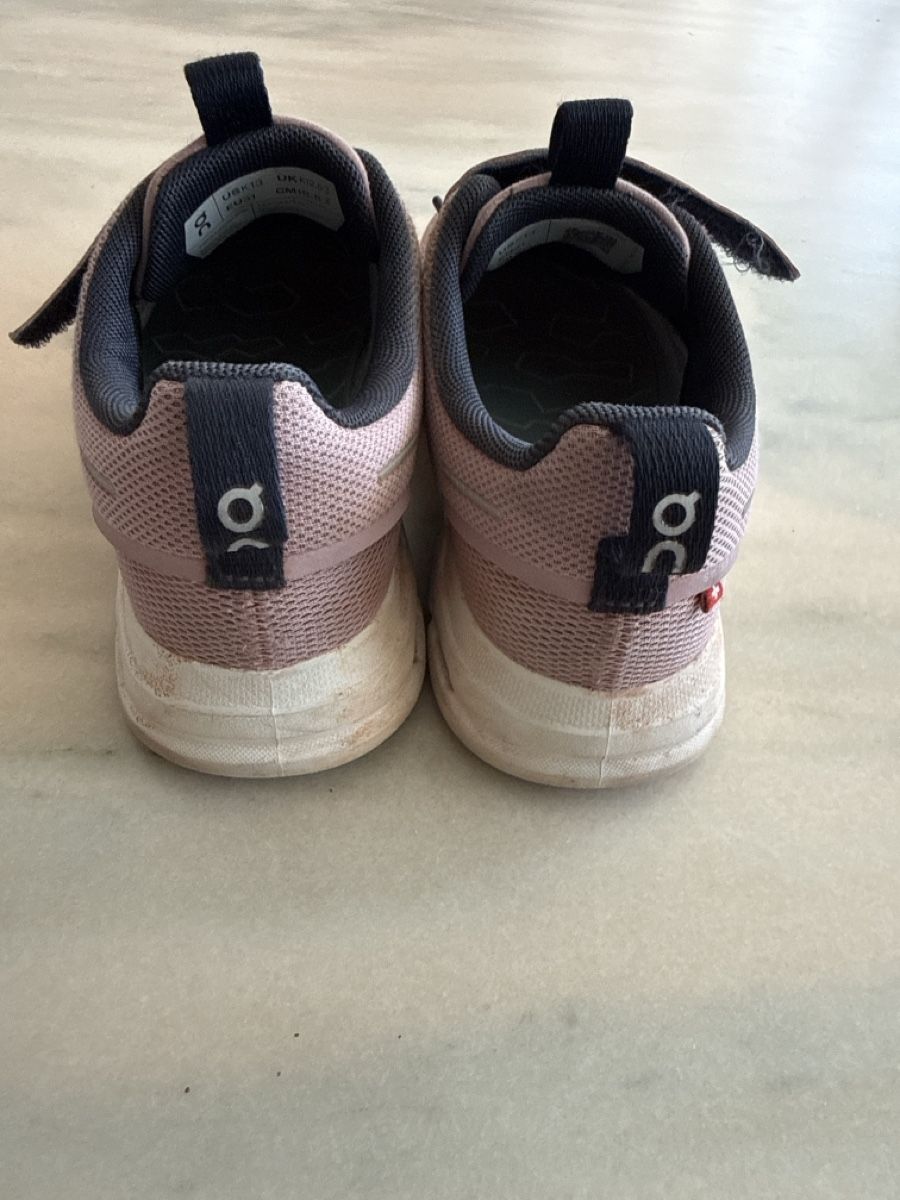 On Scarpe per ragazze: Originale On Schuhe (Cloudp) Mädchen rosa – Usato da Schlieren venduto da Schnaepliparadies 3