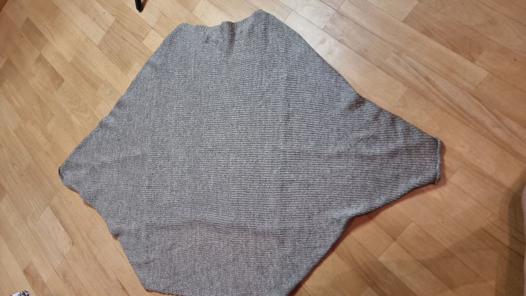 Altro in Moda donna: 🌺Gestrickte Poncho Größe L🌺 – Difettoso da Wald ZH venduto da CapLux 4