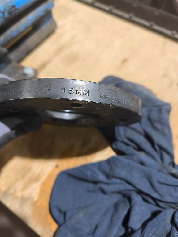 Tutti pezzi di ricambio auto: BMW Spurverbreiterung 2x 15mm – Usato da Zihlschlacht venduto da rad_vvm9 3