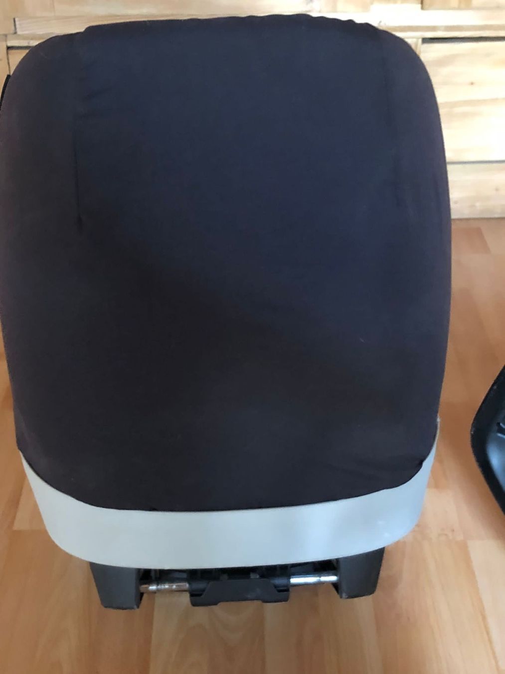 Maxi-Cosi Seggiolini per auto: Kinder-Autositz "Maxi Cosi" 0-15 Monate mit Fixierstation – Usato da Röschenz venduto da Tashroal 4