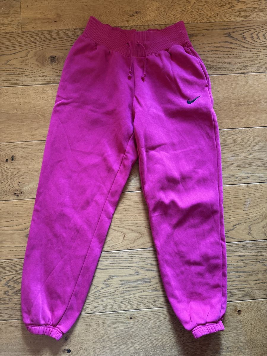 Nike Pantaloni: Pantalon training Nike – Usato da Les Giettes venduto da joelledu