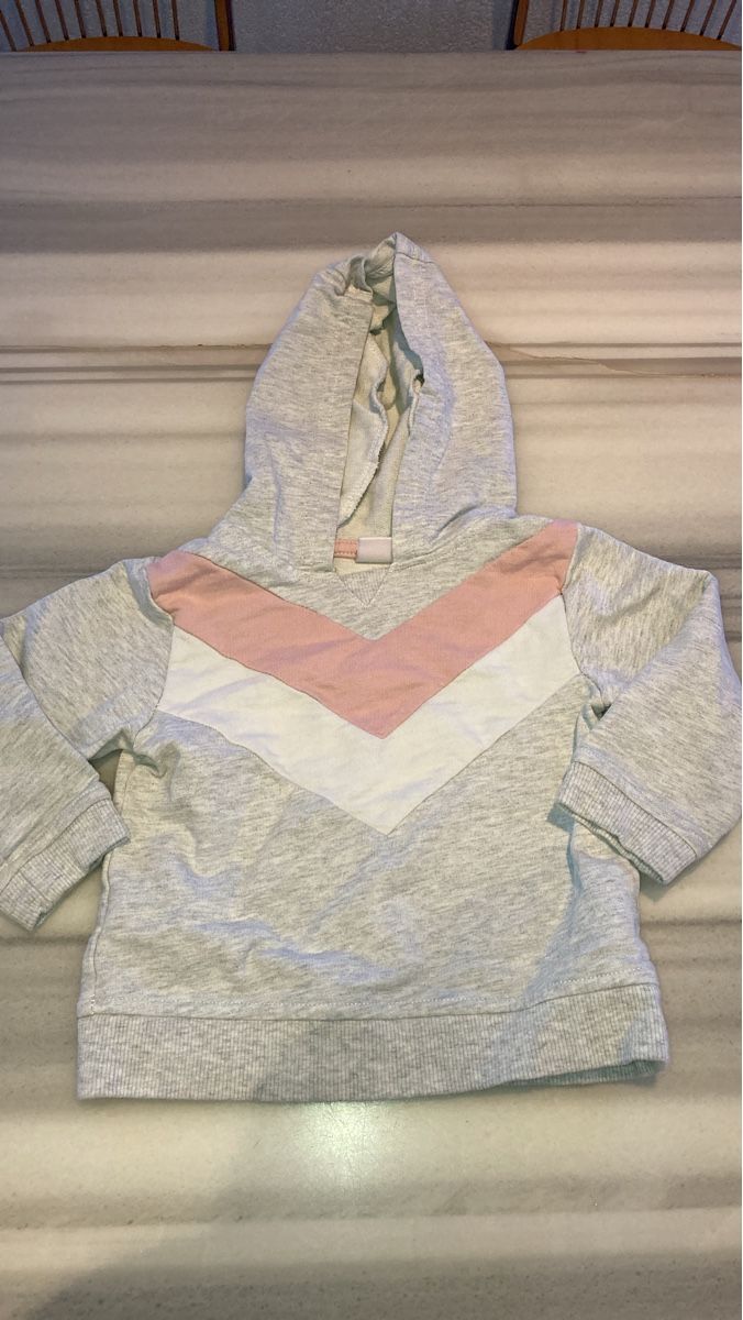 Maglioni & Felpe: Sweatshirt mit coolem Chevron-Muster, Gr.80 nr.4 – Usato da Morschach venduto da leonie87