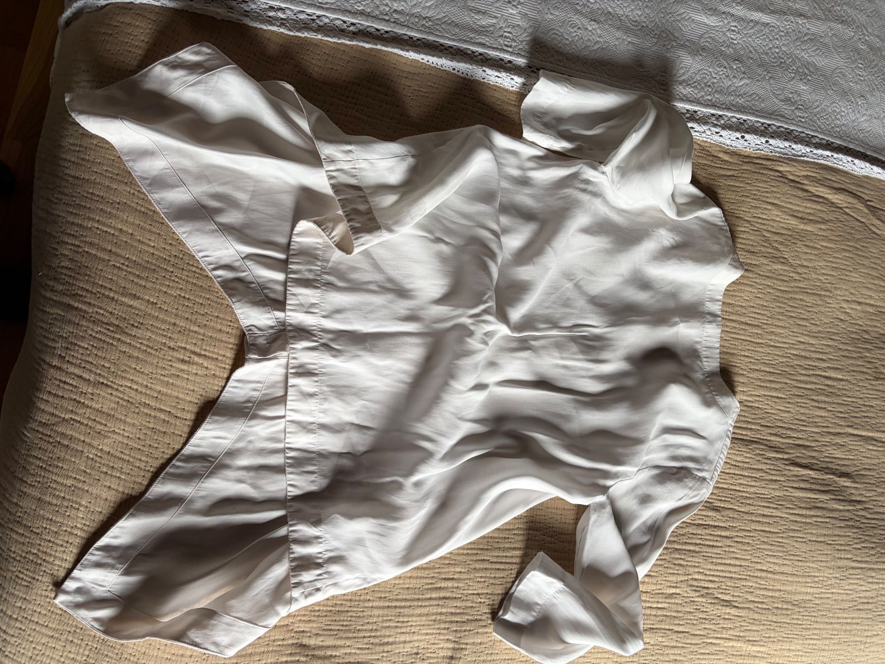 Cos Blusen: Cos Shirt - Needs mending – Defekt aus Luzern von AM2nd 5