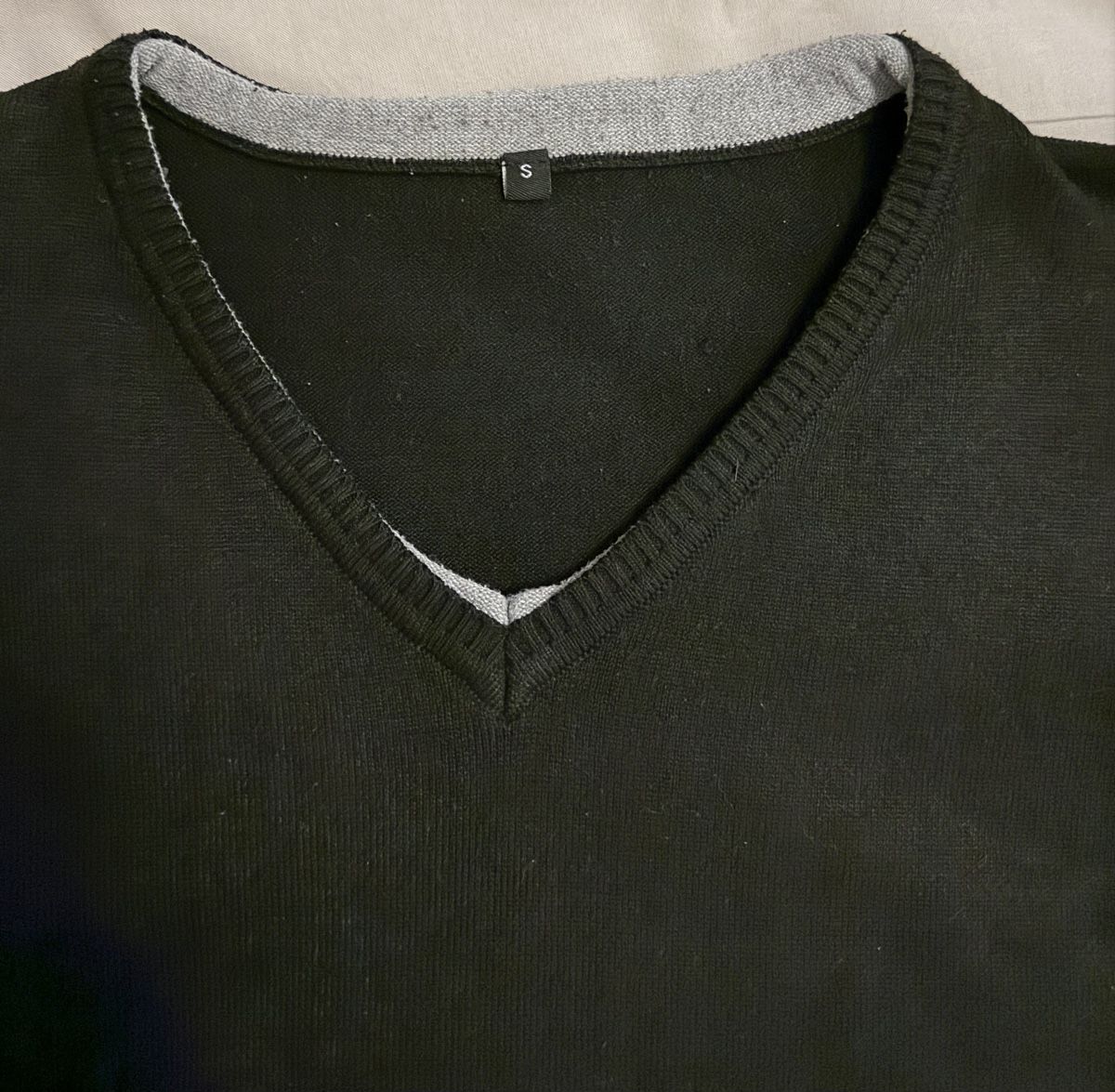 Maglioni & Felpe: Pull noir élégant, parfait pour l'automne, Taille S – Usato da Grolley venduto da Vale82 2