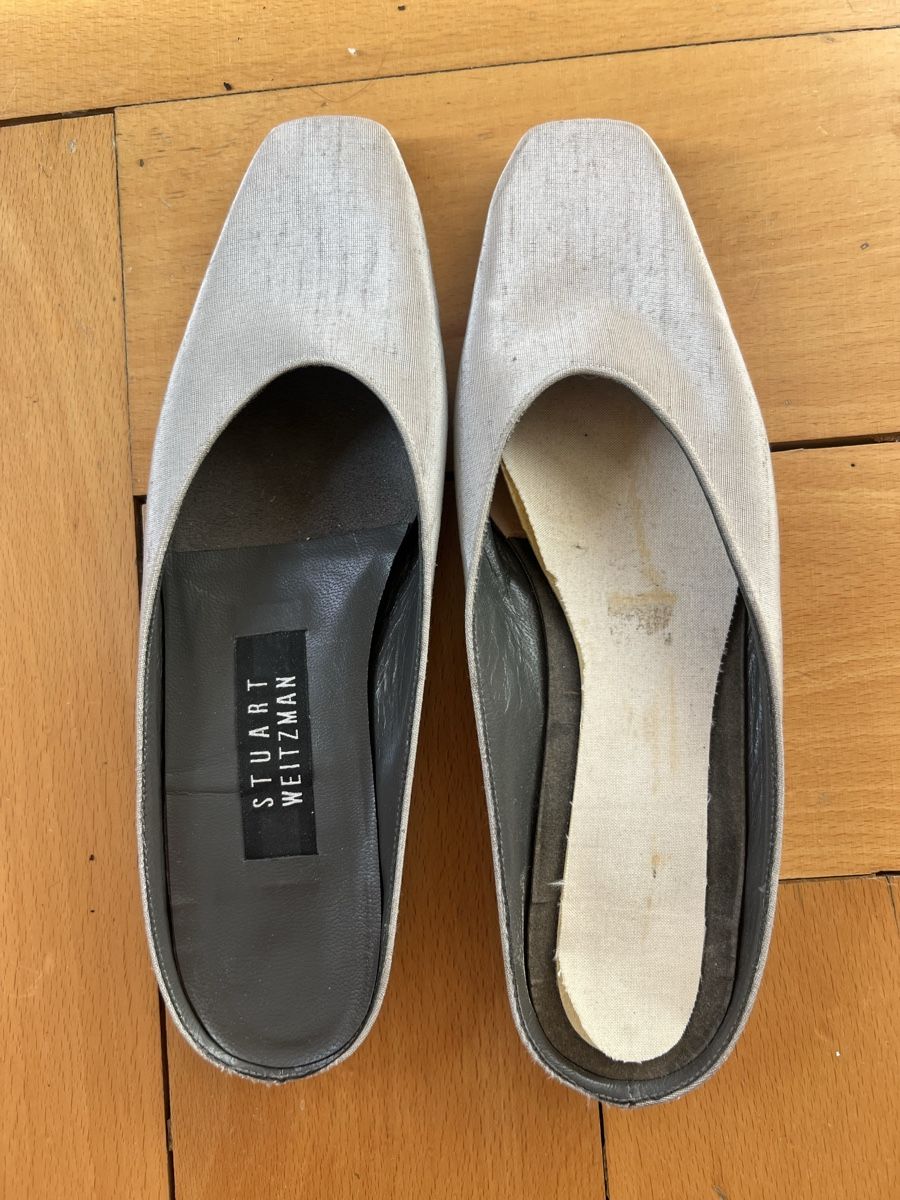Stuart Weitzman Scarpe da donna: Stuart Weitzman Mules, pearl gray, Gr. 38 – Usato da Zürich venduto da Lumiluminous 2