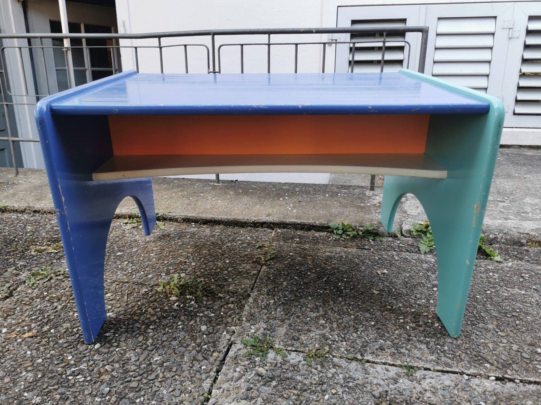 Schreibtische: buntes Kinderpult – Gebraucht aus Urdorf von Jacqueline... 1