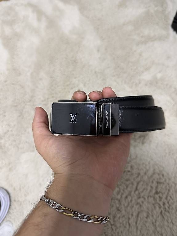 Louis Vuitton Gürtel: Luis vuitton Gürtel – Gebraucht aus Flawil von ste_l8l7
