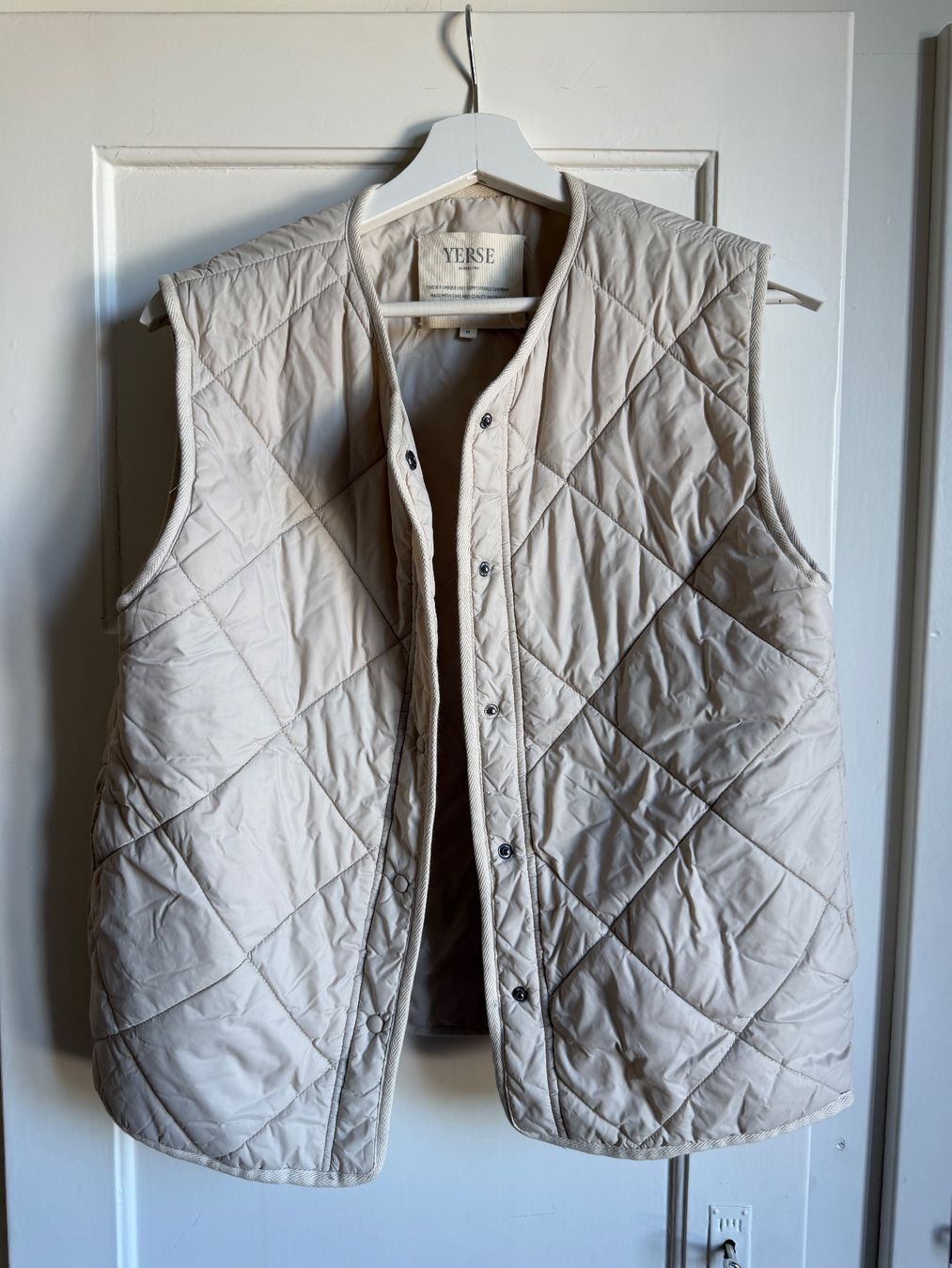 Giacche: YERSE hochwertige Steppweste, Beige, Gr. M – Usato da Zürich venduto da san_7lmz