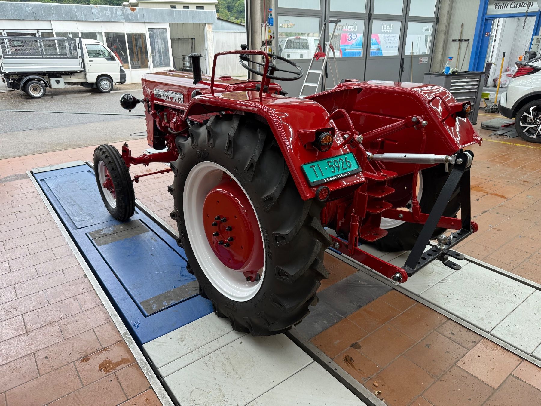 IHC Tracteurs: Trattore Farmall - McCormick D430 – D'occasion à Riva San Vitale par tft96 3