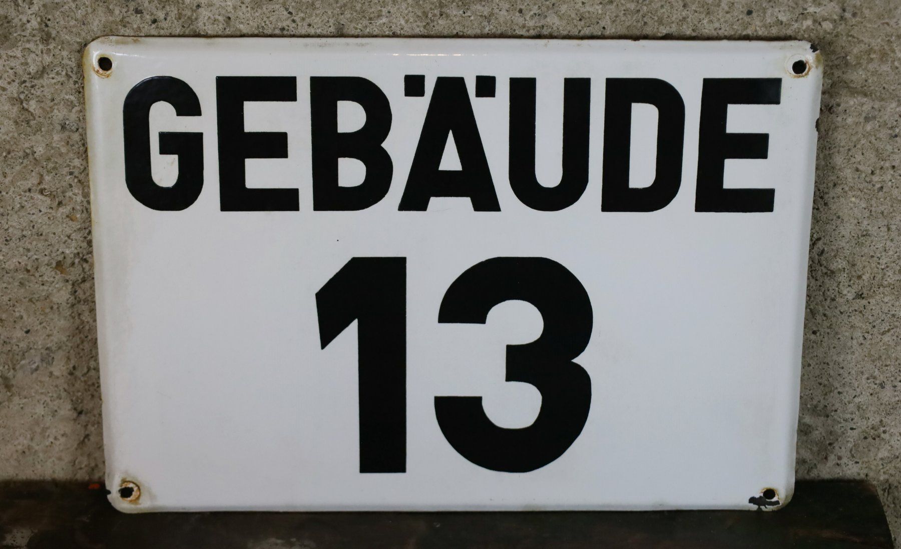 Insegne: Emailschild "Gebäude 13" – Usato da Birrwil venduto da brandschatz_birrwil 1