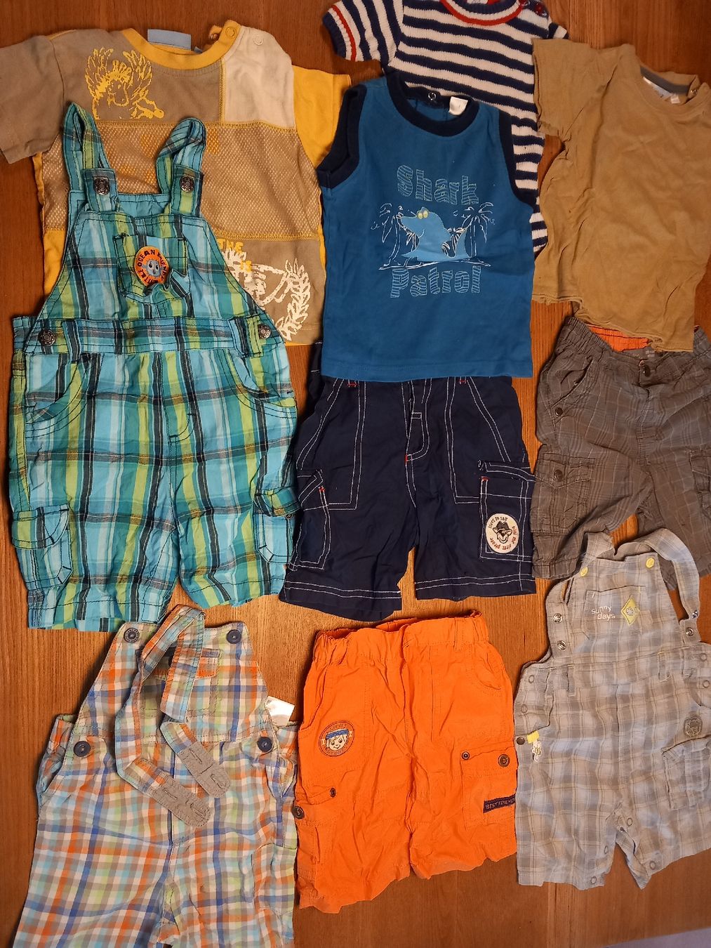 Lotti & Set di vestiti: lot 74 – Usato da Courrendlin venduto da tititchoun