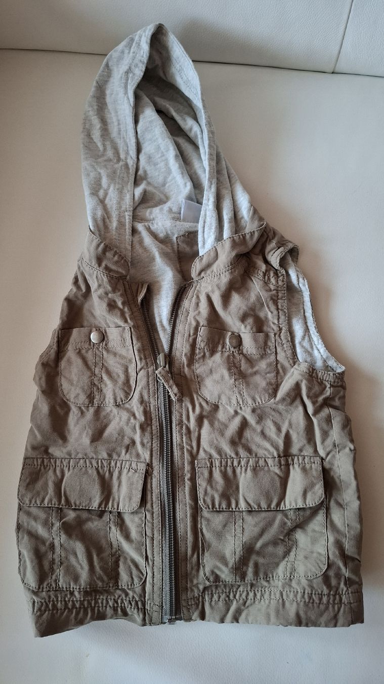 Lotti di vestiti: Kinderkleiderpaket Grösse 80, neutrale Farben – Usato da Beromünster venduto da Schildi1988 4