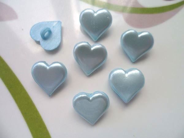 Bottoni: Bouton COEUR brillant 1.3 cm BLEU – Nuovo e nell'imballaggio originale da St-Imier venduto da goodber 1