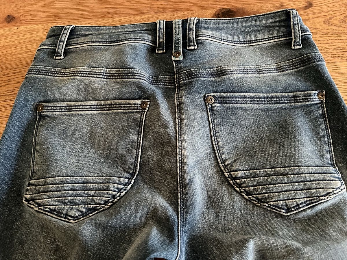 Jeans: Jeans  – Neuf (Voir description) à Schliern b. Köniz par medion3098 4
